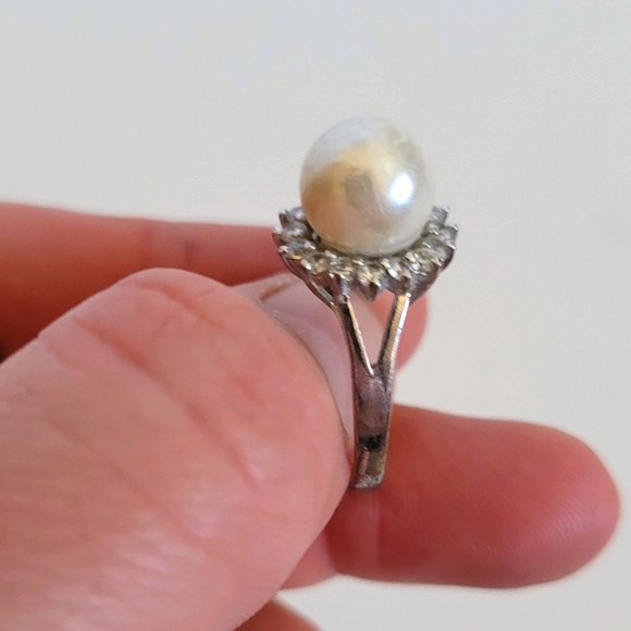 Ring - Picture 4 of 5